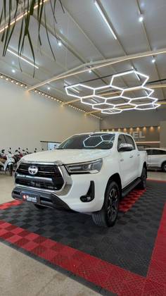 TOYOTA HILUX 2.7 SRV 4X2 CD 16V FLEX 4P AUTOMÁTICO TOYOTA HILUX 2.7 SRV 4X2 CD 16V FLEX 4P AUTOMÁTICO